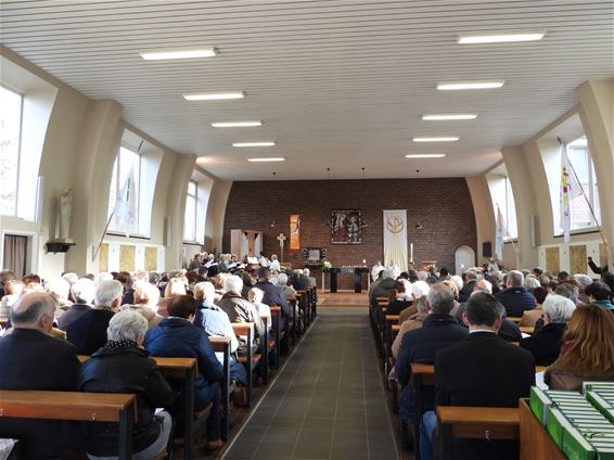 Laatste misviering in kerk Kattenbos - Lommel