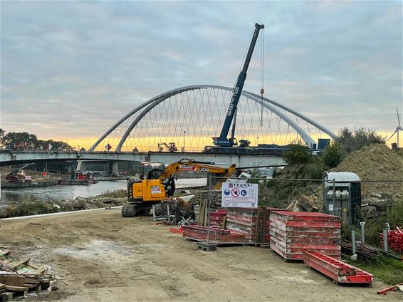 Laatste uren voor de Beringse brug - Beringen