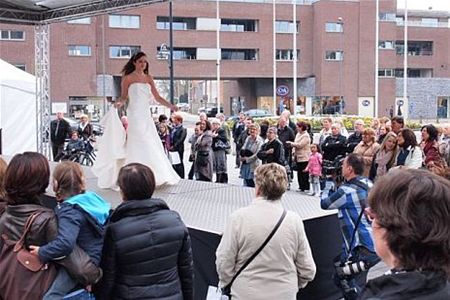 Ladies Day op het Kerkplein - Lommel