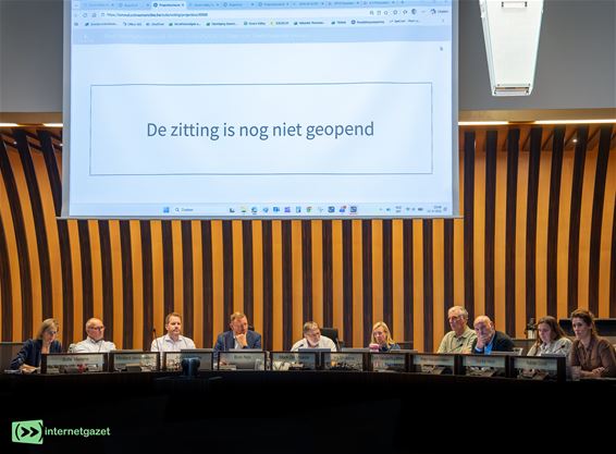 Lange gemeenteraad met primeur - Lommel