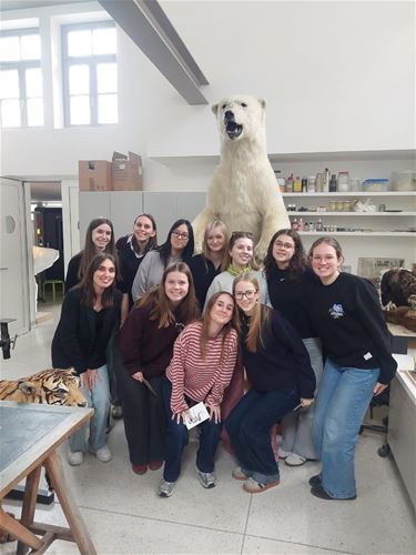 Agnetencollege naar Dinomuseum - Peer