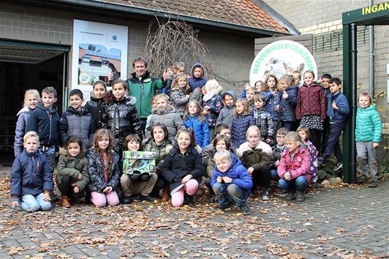 Leerlingen De Uitvlinder steunen Natuurhulpcentrum - Peer