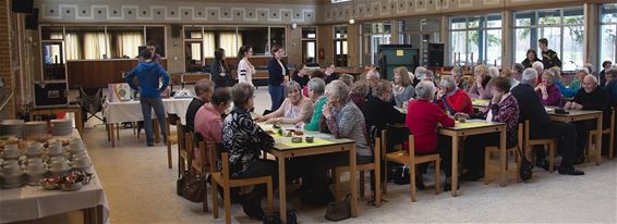 Leerlingen en Ziekenzorg organiseren bingonamiddag - Hamont-Achel