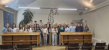 Leerlingen maken kennis met vredegerecht - Peer