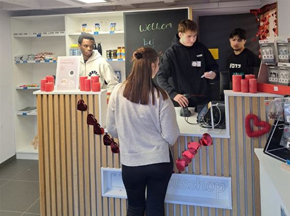 Leerlingen openen eigen WiCO-Campusshop - Pelt