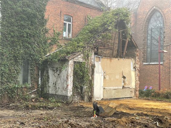 Lemen huisje afgebroken - Beringen