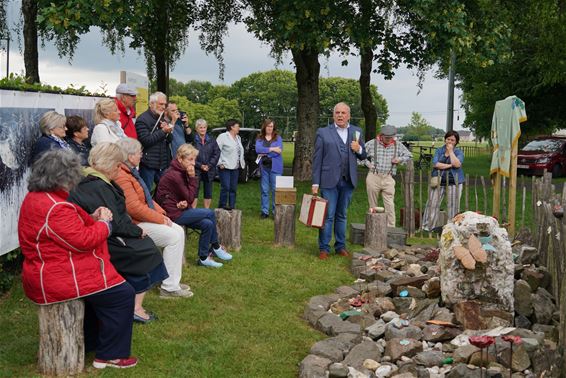 Leo Bormans stelt boek voor aan troostplek Heppen - Leopoldsburg