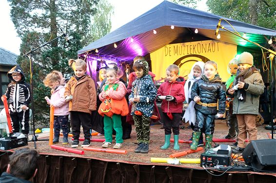 Lichtjeswandeling MuziekOspooky - Beringen