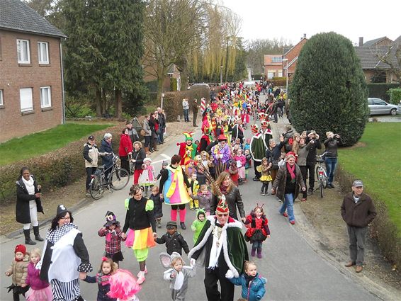 Liller Meulewiekers in kindercarnavalstoet - Neerpelt