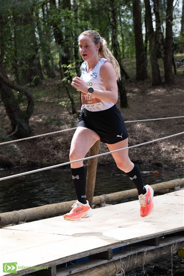 Linda Overstegen wint 10 km Sahara City Run - Pelt