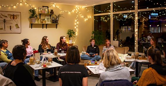 Literair Café op kruissnelheid naar 8 maart - Lommel