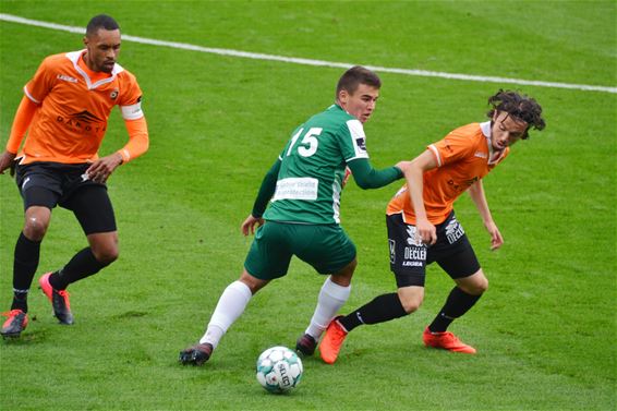 Lommel SK verliest met 1-2 van Deinze - Lommel