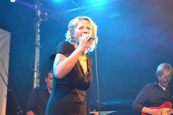 Lommel swingt met Barbara Dex - Lommel