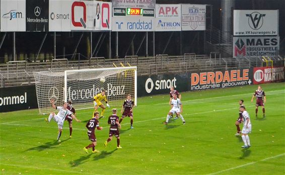 Lommel United klopt Coxyde - Lommel