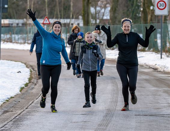 Lopen door de smeltende sneeuw... - Pelt