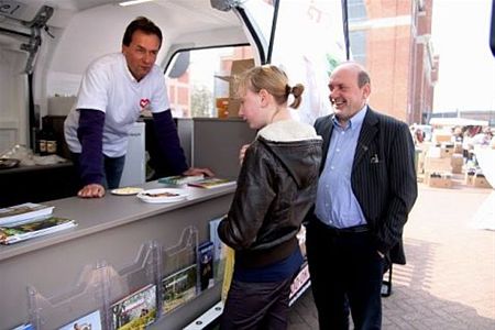 Ludo Hamblok in de NulKilometerMobiel - Lommel