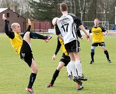 Lutlommel wint derby tegen Neerpelt - Lommel