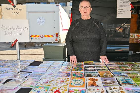 Maand van de markt: Gerda van de wenskaartenkraam - Lommel