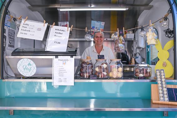Maand van de markt: Sabine met chocola en ijsjes - Lommel
