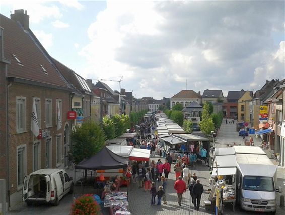 Maandag, marktdag - Peer