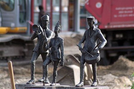 Maar de fanfare speelt verder - Overpelt