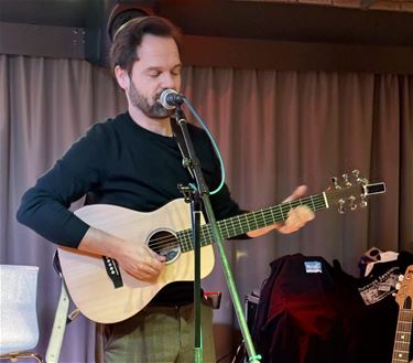 Marino wil de wereld veroveren met Bonfire Lakes - Beringen