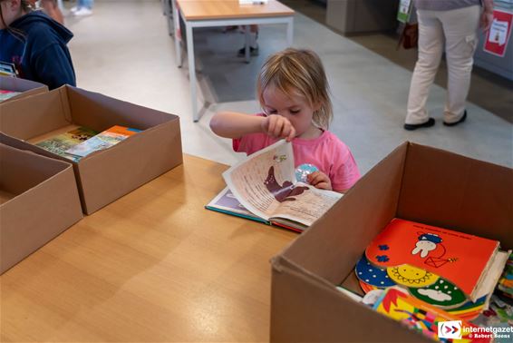 Ook de kleinsten kwamen naar boekenverkoop - Lommel