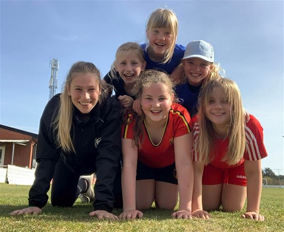 'Meer aandacht nodig voor vrouwenvoetbal' - Lommel