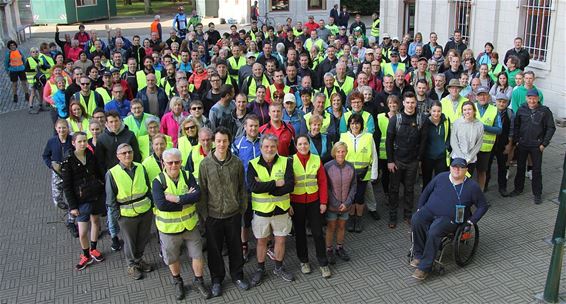 Meer dan 200 deelnemers aan OLV-wandeling - Overpelt