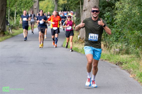 Meer dan 500 lopers aan de start in Hamont-Achel - Hamont-Achel
