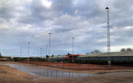 Meer groen bij tennisterreinen - Pelt