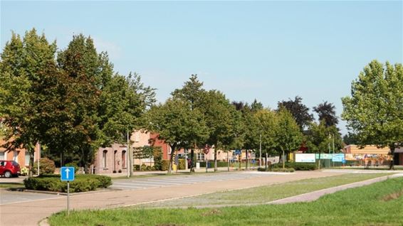 Meer parkeerruimte aan school - Hamont-Achel