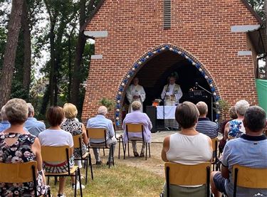 Meiviering aan Banneuxkapel - Beringen