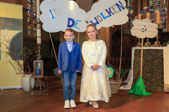 Melody en Sem doen hun eerste communie - Lommel