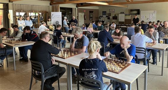 Memorial Vlastimil Hort brengt 40 schakers samen - Pelt