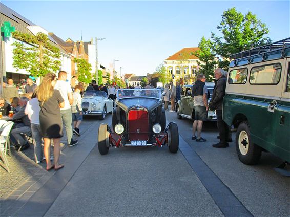 Mercedes centraal op Classic Cars Peer - Peer