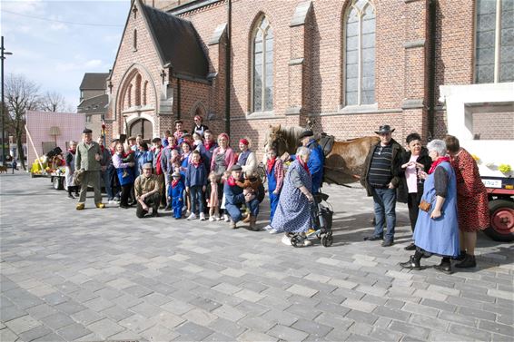 Merkwaardige stoet door onze stad... - Lommel