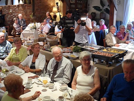 Met 110 koppels aan het Gouden Ontbijt - Lommel