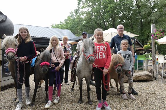 Met de pony door Blueberry Fields - Beringen