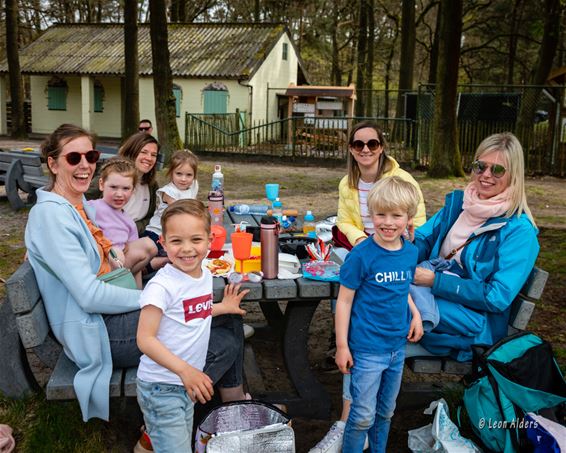 Met z'n allen op de benkskes - Pelt