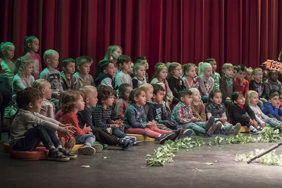 'Mevrouw de Poes zingt' voor de kleuters - Overpelt