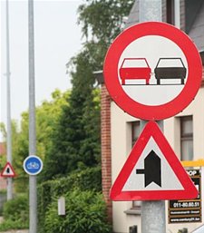 Minder palen in de straat - Overpelt