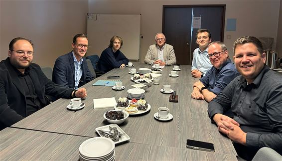 Minister Beenders en een geldautomaat - Hechtel-Eksel