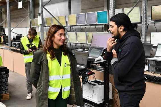 Minister Demir en jongeren op duurzaamheidstour - Beringen