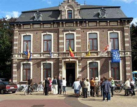 Minister verveeld met flater van administratie - Neerpelt