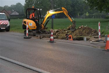 Mobilhome zakt weg door waterlek - Beringen