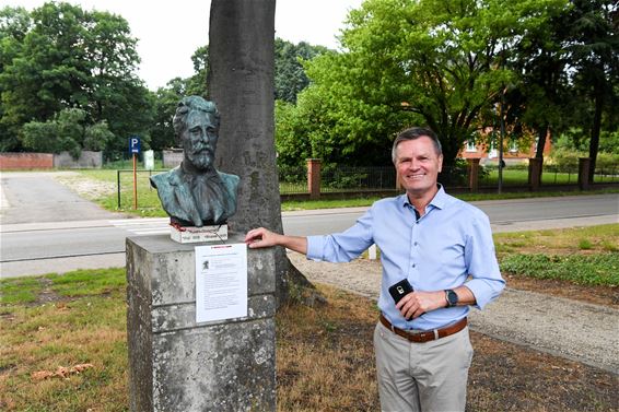 Moet standbeeld van Hubert Droogmans verdwijnen? - Beringen