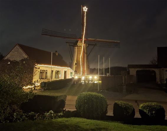 Molenaar Ludo laat molen stralen in de kerstnacht - Bocholt