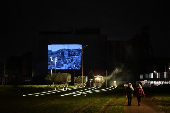 Mondmasker verplicht bij lichtjeswandeling - Beringen