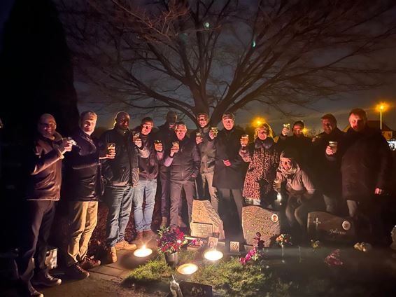 Mooi eerbetoon aan overleden broer en vriend - Beringen